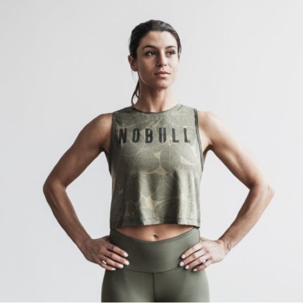 NOBULL Women's Crop Muscle Tank in Hibiscus NAVY/BLACK